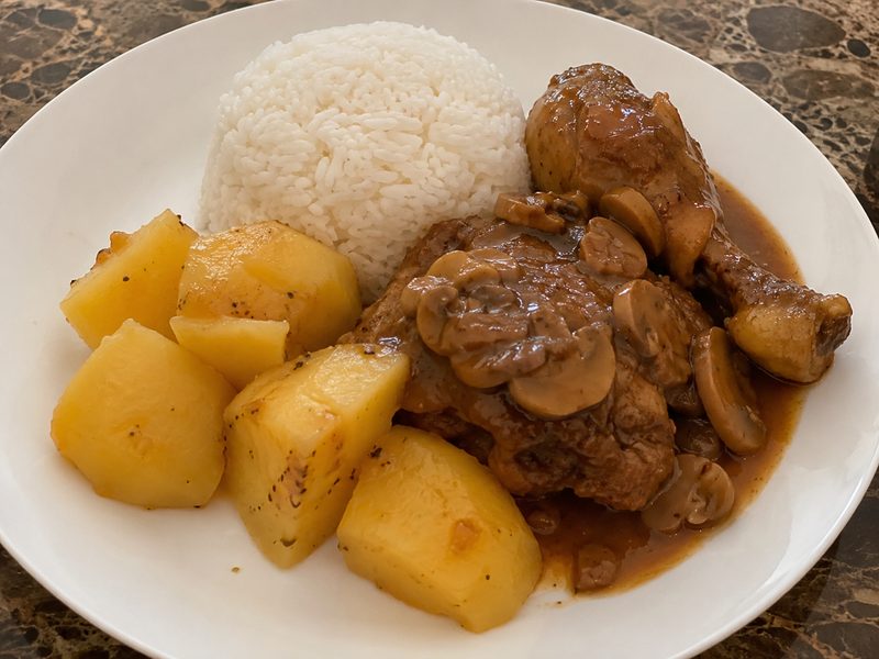 Arroz con pollo guisado